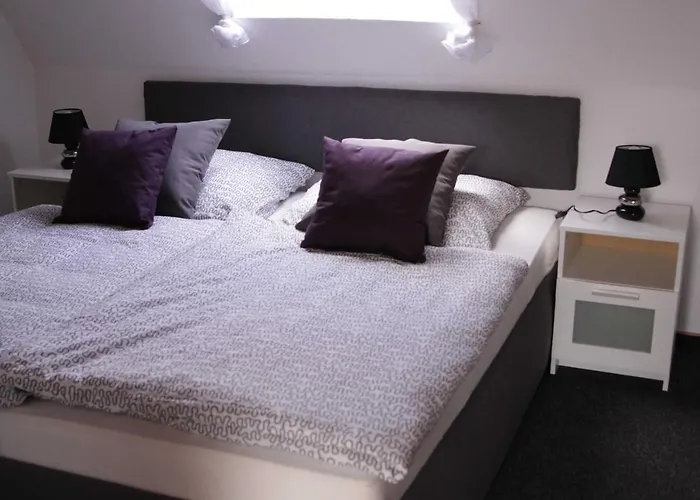 079 Schroeder شقة