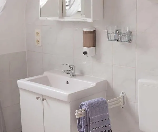 079 Schroeder شقة *